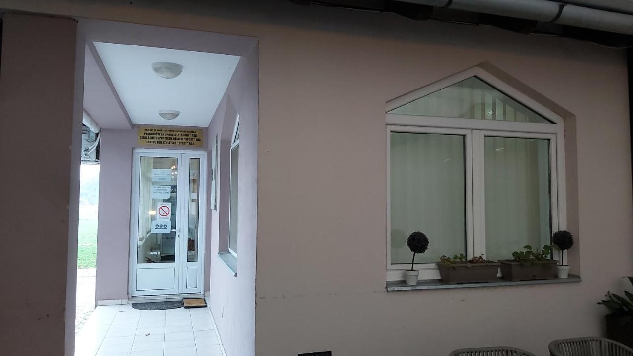 Albergue Prenociste Sport Ada Exterior foto
